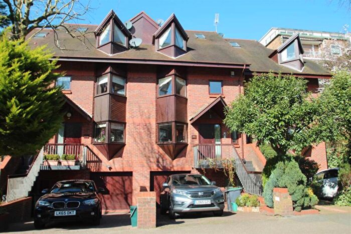 5 Bedroom House To Rent In Broadlands Road, Highgate, N6