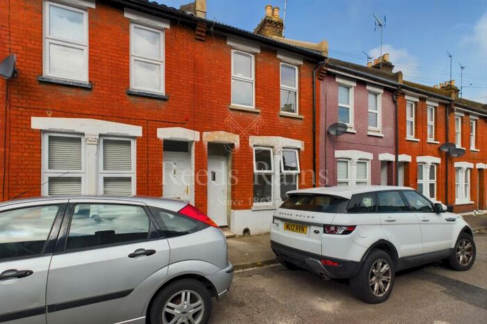 3 Bedroom Terraced House To Rent In Church Street, Rochester, Kent, ME1