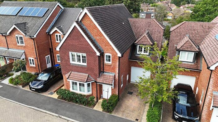 4 Bedroom Detached House For Sale In Daux Avenue, Billingshurst, RH14