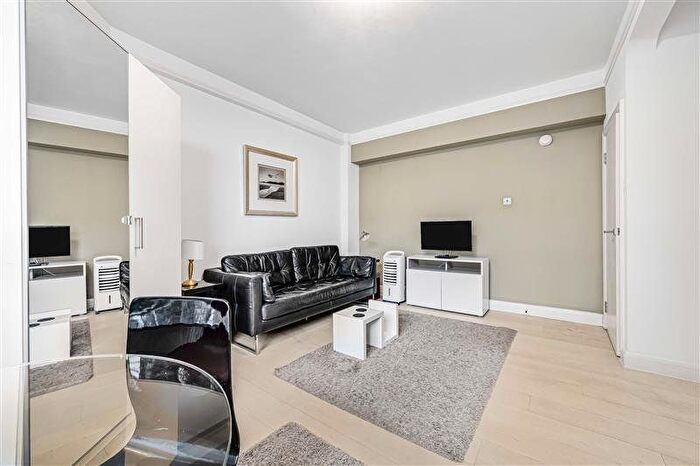 Studio To Rent In Upper Woburn Place, London, WC1H