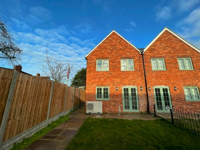 3 Bedroom Semi-Detached House To Rent In Rawlins Gardens, Wootton, MK43