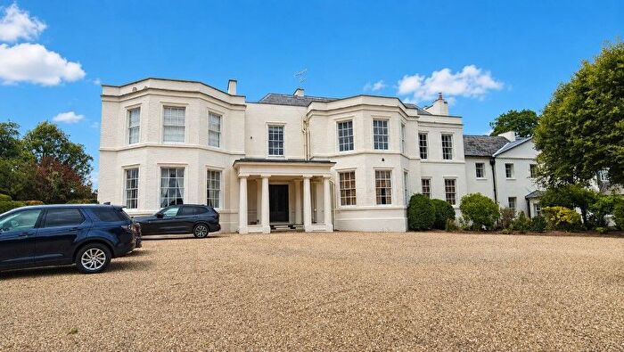 3 Bedroom Flat For Sale In Wavendon House Drive, Wavendon, Milton Keynes, Buckinghamshire, MK17
