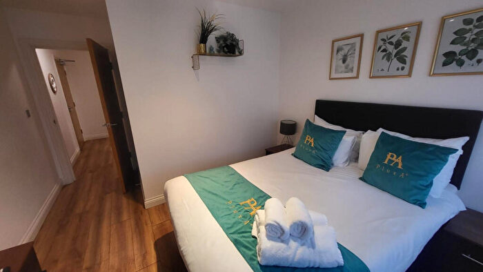2 Bedroom Apartment To Rent In Ickneild Street, Birmingham, B18