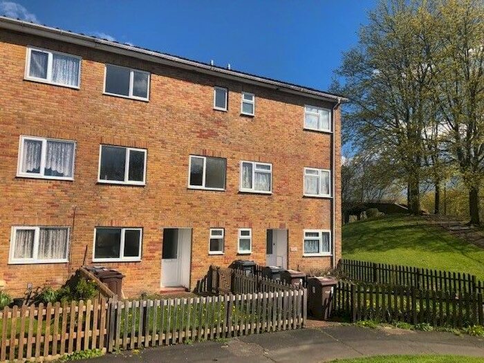 5 Bedroom Terraced House To Rent In Launcelot Close, Andover, SP10