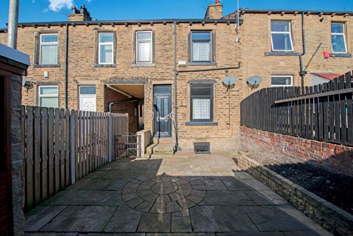 2 Bedroom Terraced House For Sale In Shetcliffe Lane, Tong Street, Bradford, West Yorkshire, BD4