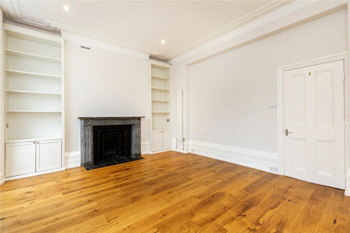 2 Bedroom Apartment To Rent In Highbury Park, Highbury, Islington, London, N5