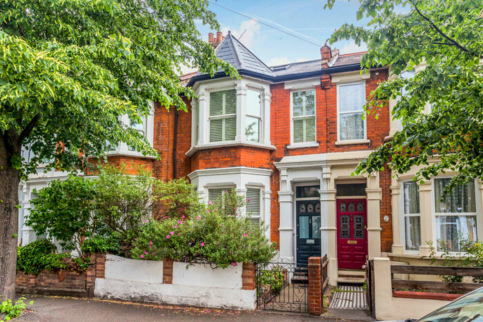 4 Bedroom Terraced House To Rent In Chertsey Road, Leytonstone, E11