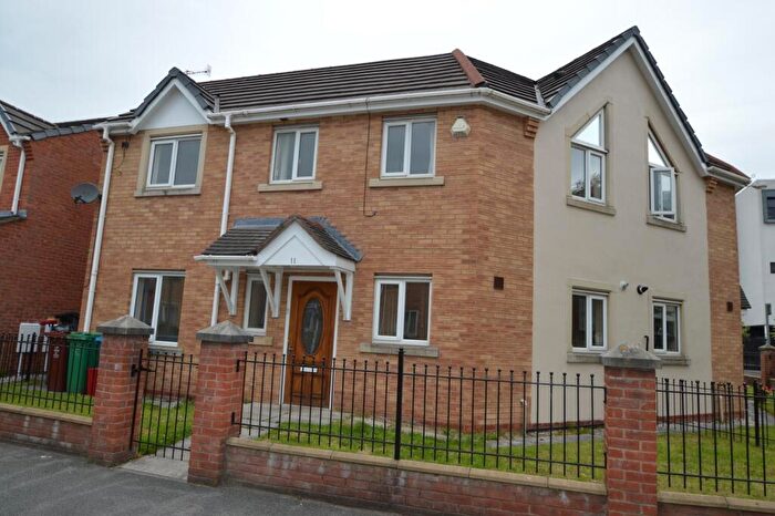 3 Bedroom House To Rent In Dunham Street, Hulme, Manchester, M15