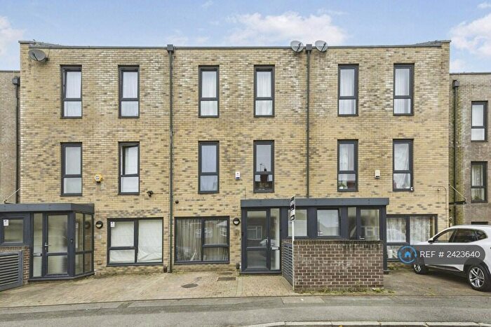 4 Bedroom Terraced House To Rent In Maryatt Avenue, Harrow, HA2