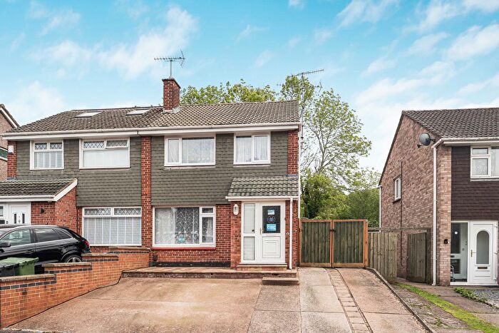 3 Bedroom Semi-Detached House For Sale In Plumtree Drive, Exeter, EX2