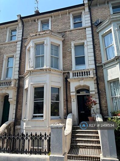 1 Bedroom Flat To Rent In Denmark Villas, Hove, BN3