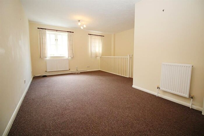 1 Bedroom Maisonette To Rent In Goddard Close, Maidenbower, Crawley, West Sussex., RH10