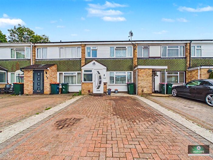 3 Bedroom Property For Sale In Dunsfold Close, Gossops Green, RH11