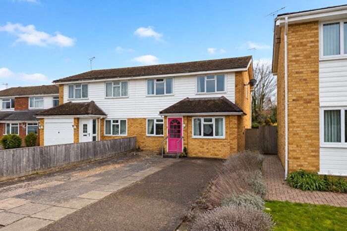 3 Bedroom Semi Detached House For Sale In Sharland Close, Grove, OX12