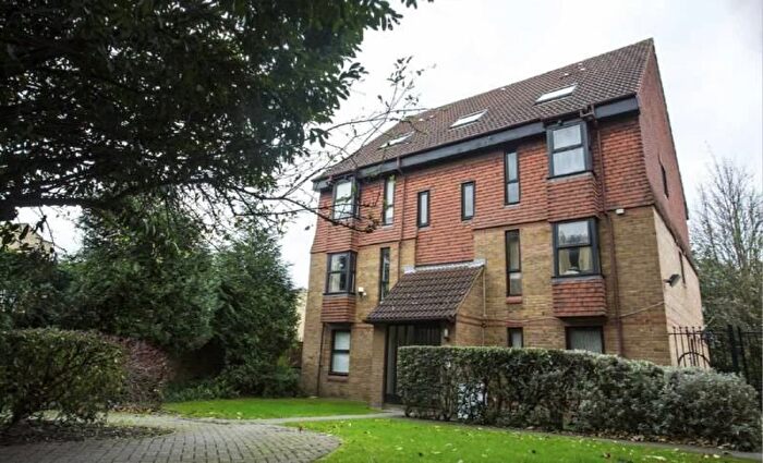 4 Bedroom Terraced House To Rent In Coopers Close, London, E1