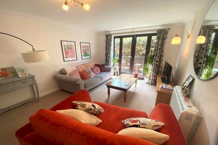 2 Bedroom Flat To Rent In Balmoral Court, Birmingham, B1