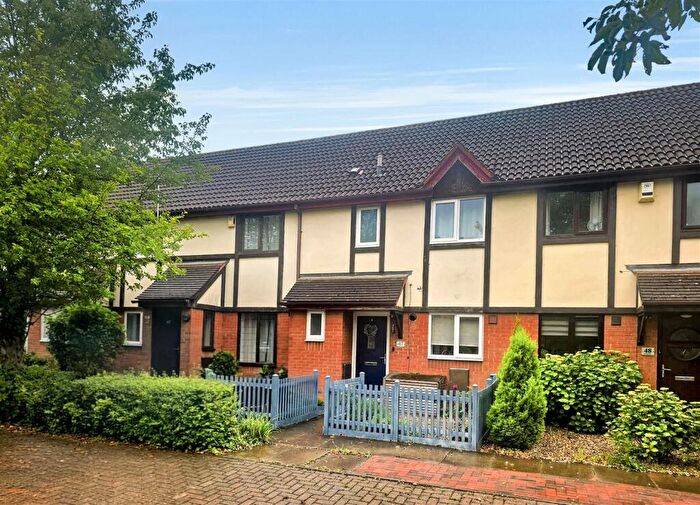 3 Bedroom Terraced House For Sale In Longhedge, Caldecotte, Milton Keynes, MK7