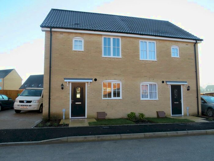 2 Bedroom House To Rent In Marina Close, Thetford, IP24