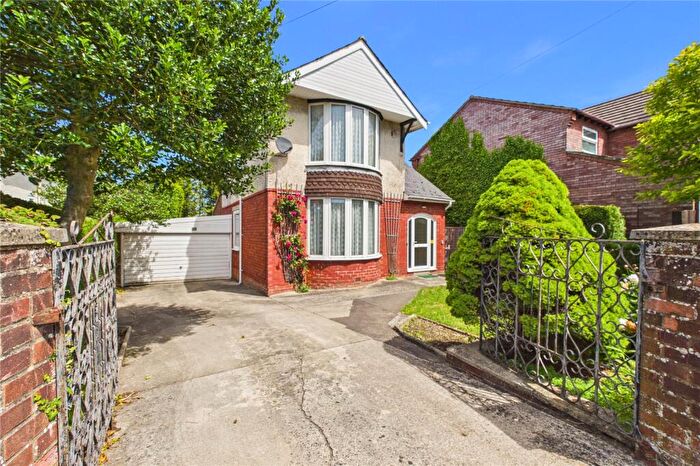 3 Bedroom Detached House For Sale In Whitworth Road, Swindon, Wiltshire, SN25