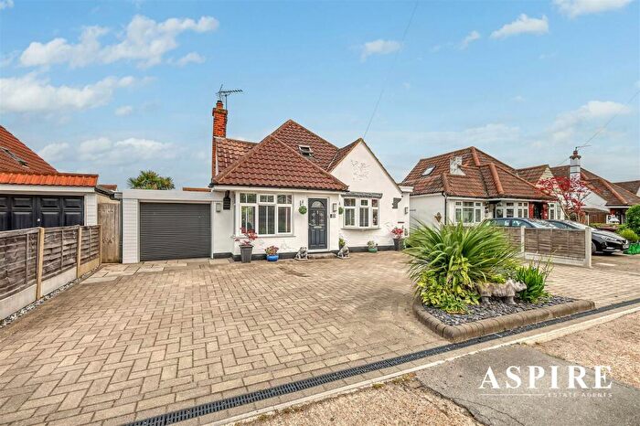 4 Bedroom Detached House For Sale In Haarlem Road, Canvey Island, SS8