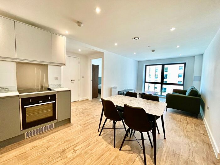 2 Bedroom Flat To Rent In Saxton Lane, Leeds, LS9