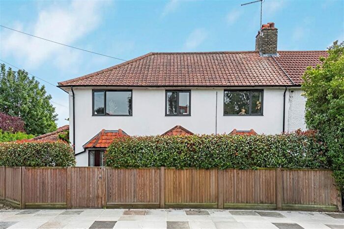 4 Bedroom End Of Terrace House For Sale In Nowell Road, Barnes, SW13