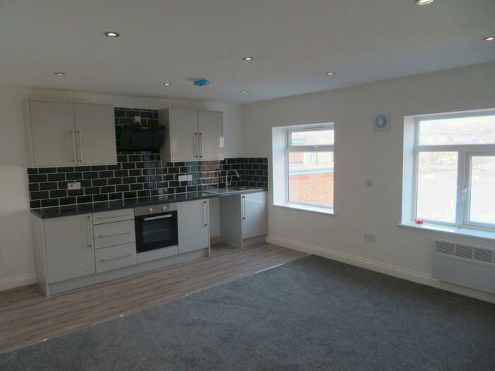 2 Bedroom Apartment To Rent In Hunter Lane, Rochdale, OL16