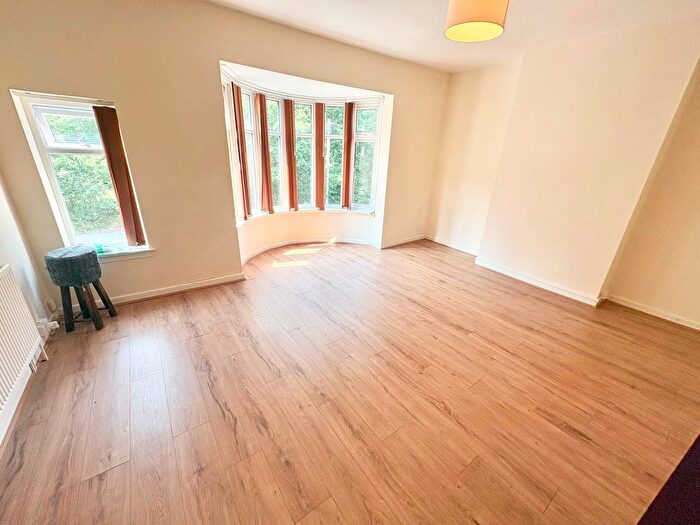 2 Bedroom Flat To Rent In Barclay Road, Smethwick, B67