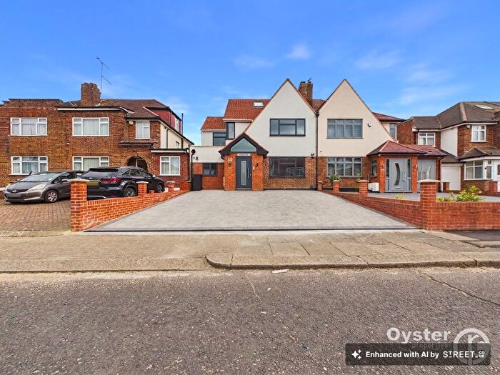 5 Bedroom Terraced House To Rent In Chapman Crescent, Harrow, HA3