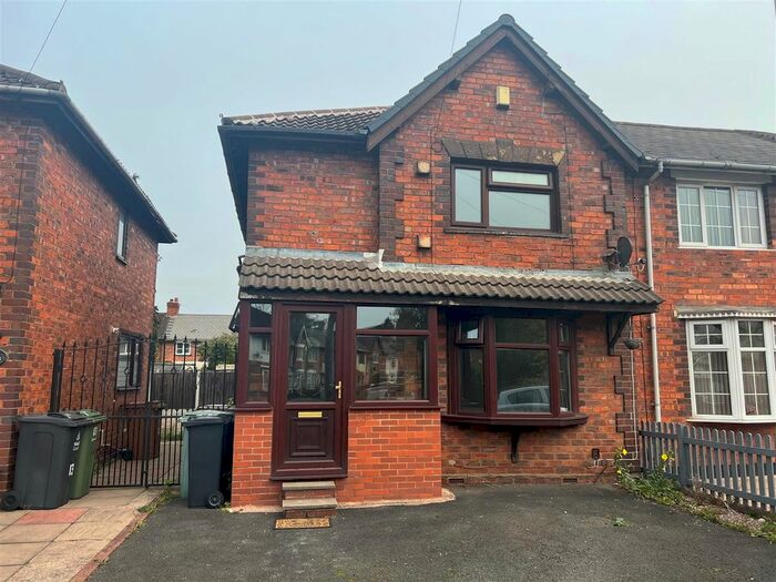 3 Bedroom Property To Rent In Linden Close, Western Avenue, Walsall WS2