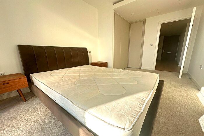 1 Bedroom Flat To Rent In Hampton Tower, Marsh Wall, Canary Wharf, London, E14