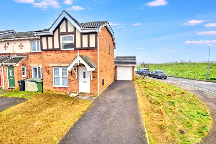 3 Bedroom End Of Terrace House For Sale In Station Road, Severn Beach, BS35
