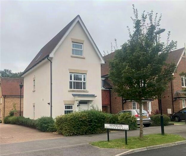 3 Bedroom Town House To Rent In Renfields, Haywards Heath, RH16