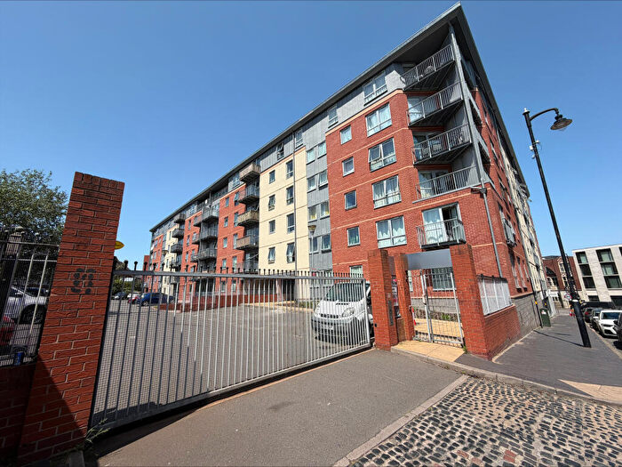 2 Bedroom Apartment To Rent In Quartz, Hall Street, B18