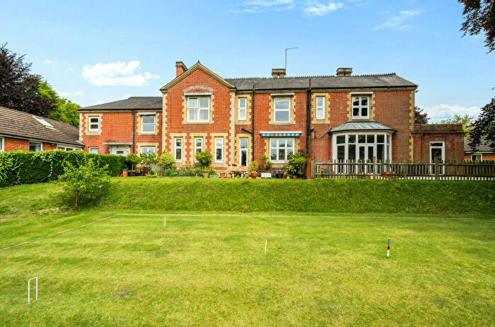 2 Bedroom Bungalow For Sale In Headbourne Worthy House, Bedfield Lane, Headbourne Worthy, Winchester, SO23