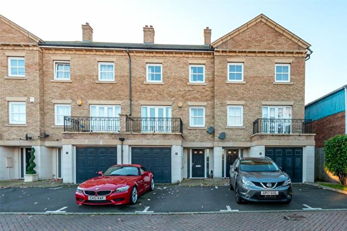 4 Bedroom Terraced House For Sale In Slade Green Road, Erith, Kent, DA8