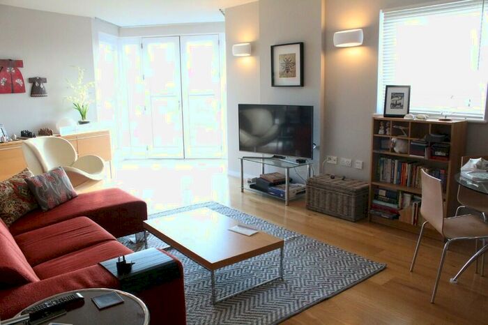 2 Bedroom Apartment To Rent In Lumiere, City Road East, M15