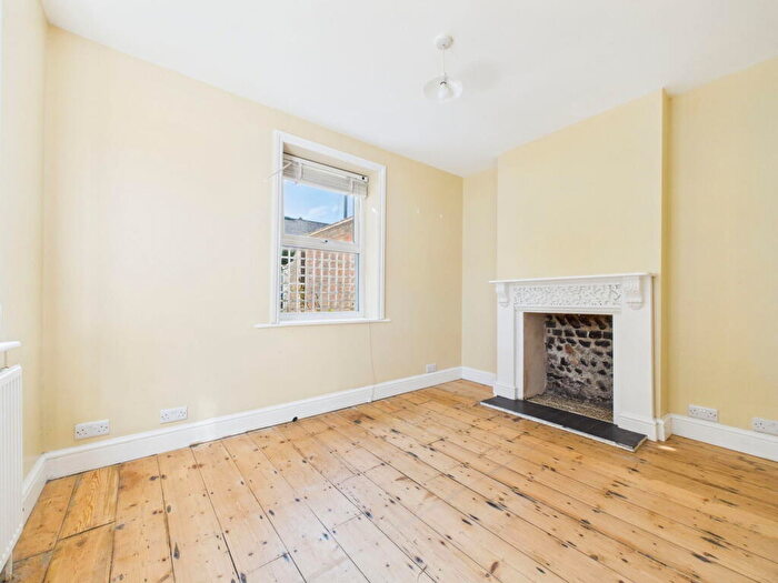 2 Bedroom Cottage For Sale In Alma Street, Lancing, West Sussex, BN15