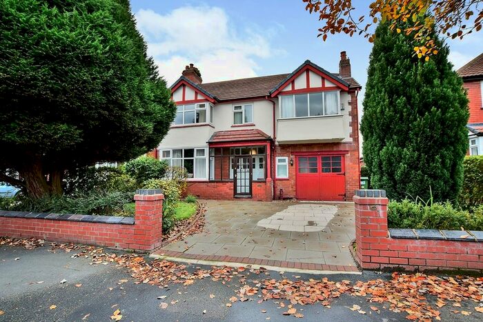 5 Bedroom Semi-Detached House To Rent In Winstanley Road, Sale, Cheshire M33