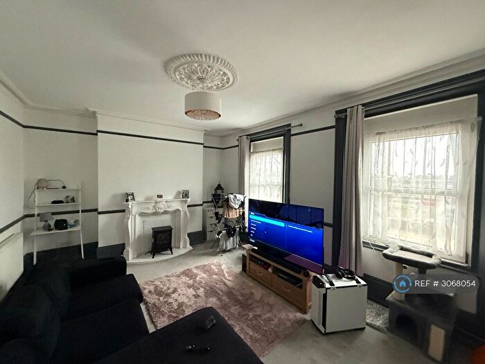 3 Bedroom Maisonette To Rent In South Eastern Road, Ramsgate, CT11