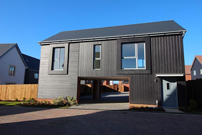 2 Bedroom Detached House To Rent In Minikin Close, Colchester, CO6