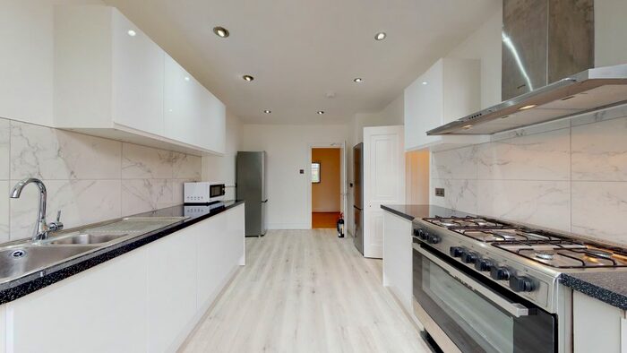 4 Bedroom Flat To Rent In Porchester Gardens, London, NW1