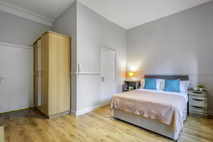 1 Bedroom House To Rent In Hyde Park Road, Leeds, LS6