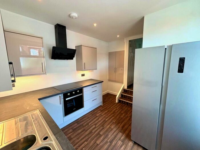 5 Bedroom End Of Terrace House To Rent In Gloucester Road, Horfield, Bristol, BS7