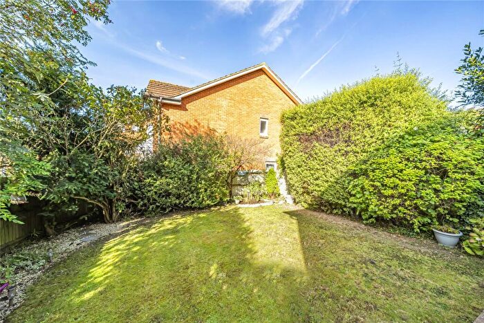 3 Bedroom End Of Terrace House For Sale In Colenso Drive, Mill Hill, London, NW7