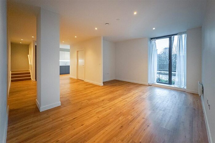 3 Bedroom Town House To Rent In Mount Yard, Old Mount Street, M4