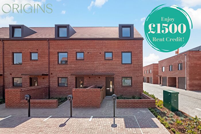 3 Bedroom Semi-Detached House To Rent In Bearsden Avenue, Cambridge, Cambridgeshire, CB3