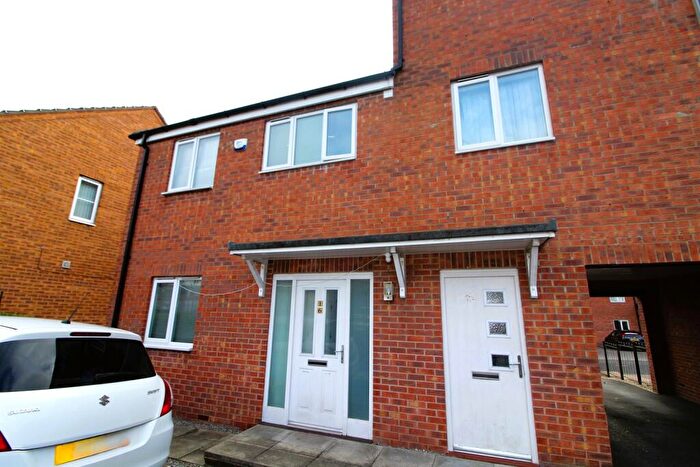 2 Bedroom Semi Detached House To Rent In Swarcliffe Approach, LS14