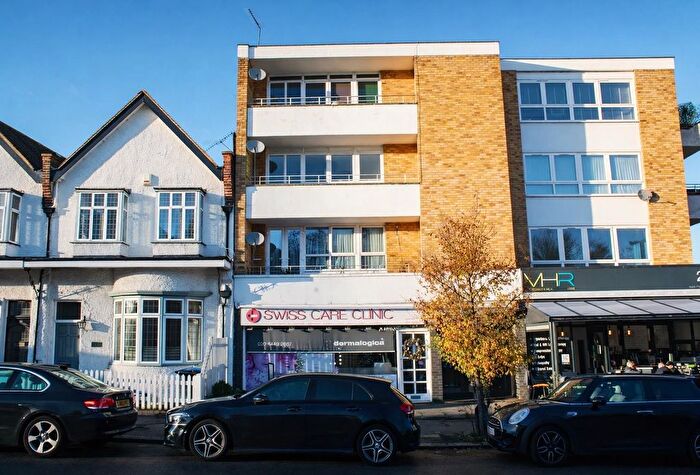 2 Bedroom Flat For Sale In Crescent West, Barnet, EN4