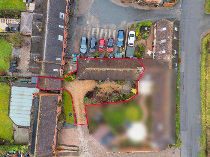 2 Bedroom Barn Conversion For Sale In Sherbourne Court, Sherbourne, Warwick, CV35